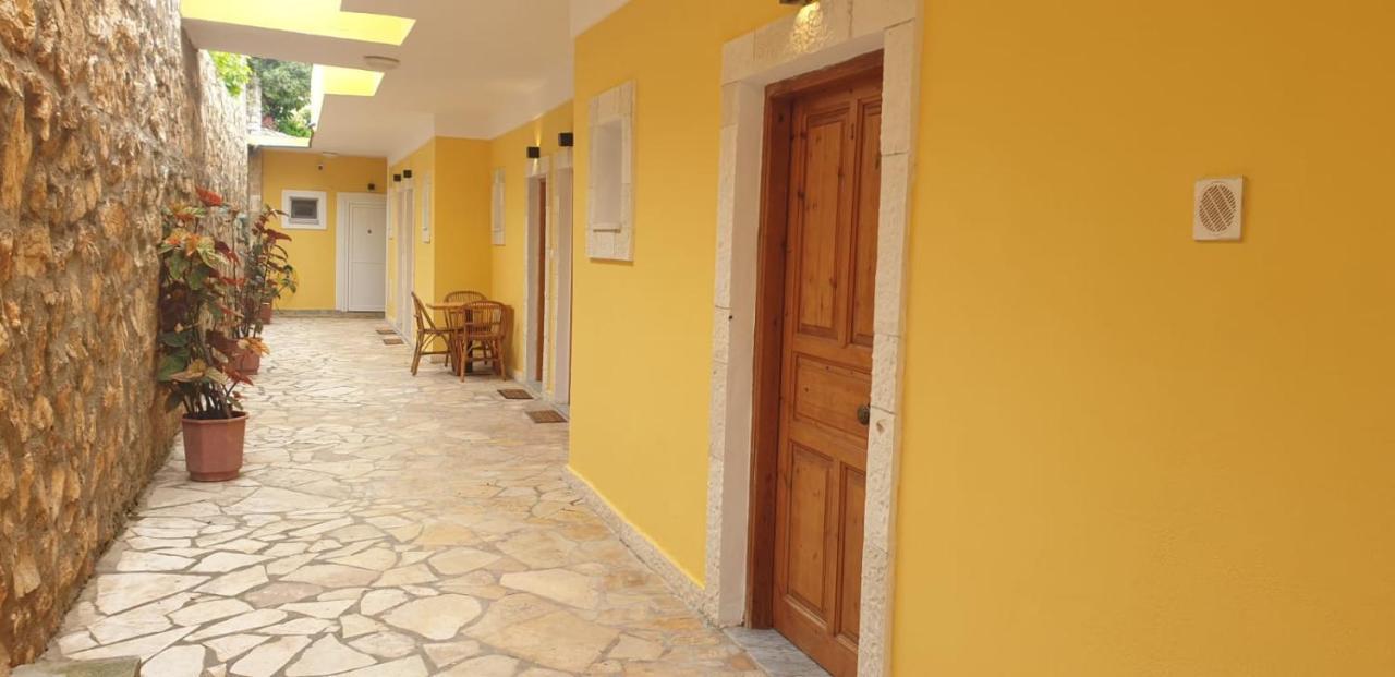 Escape Rooms Himare Exterior foto