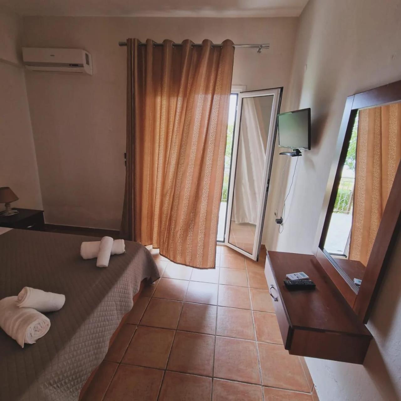 Escape Rooms Himare Exterior foto